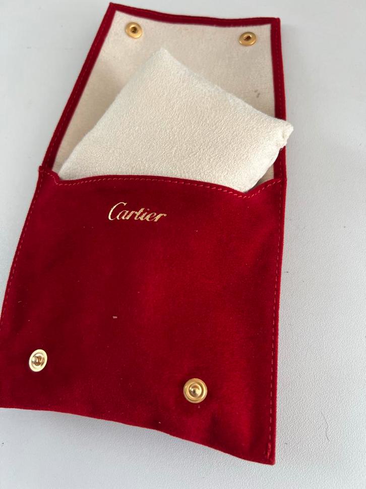 Cartier travel watch pouch rood suède zo goed als nieuw, Sieraden, Tassen en Uiterlijk, Horloges | Dames, Zo goed als nieuw, Overige merken