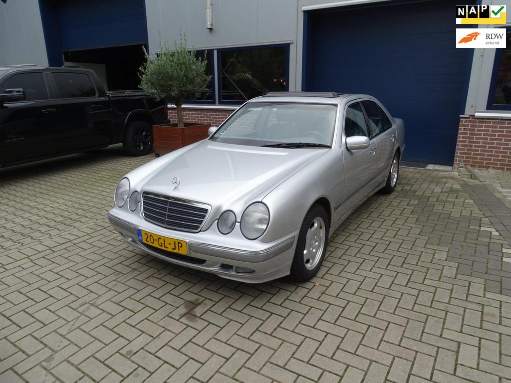 Mercedes-Benz E-klasse 320 Avantgarde, Automaat, Achterwielaandrijving, Gebruikt, Bedrijf