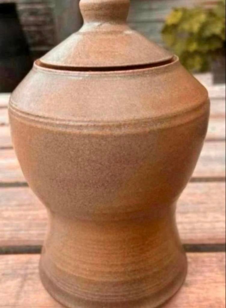 Mooie keramische urn, perfect voor een middelgrote hond, Ophalen of Verzenden, Zo goed als nieuw