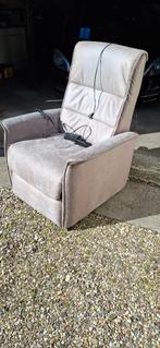 Sta op stoel elektrisch bediend, Ophalen, Zo goed als nieuw, 50 tot 75 cm, Leer