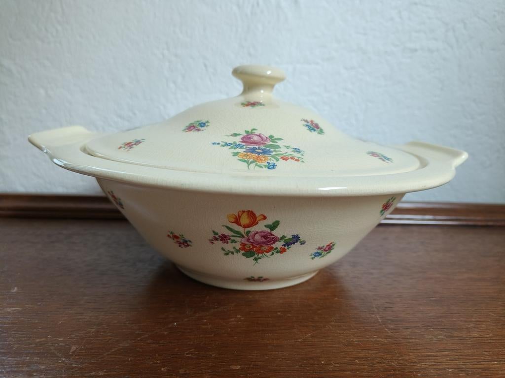 Dekschaal Plateelbakkerij Zuid-Holland Vliegend Hert, Antiek en Kunst, Antiek | Keramiek en Aardewerk, Ophalen of Verzenden