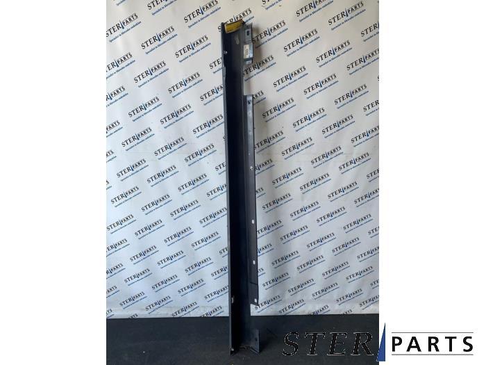 Zijskirt links van een Mercedes C-Klasse (755), Gebruikt, -, Ophalen of Verzenden, -