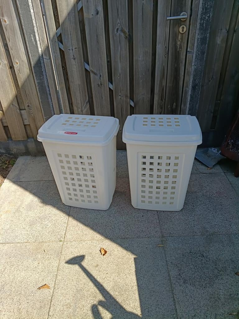2 Wasmanden Curver met deksel, Ophalen, Kunststof, Gebruikt, Mand