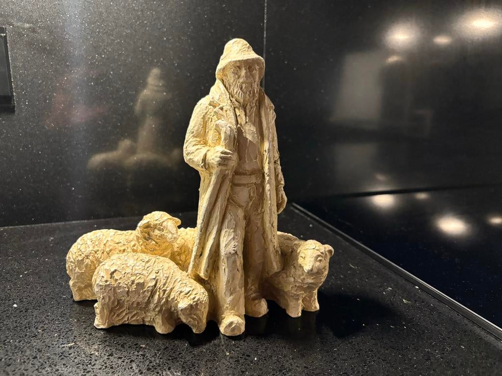 Herdersbeeld met schapen - Decoratief beeldje, Ophalen of Verzenden, Zo goed als nieuw, Mens