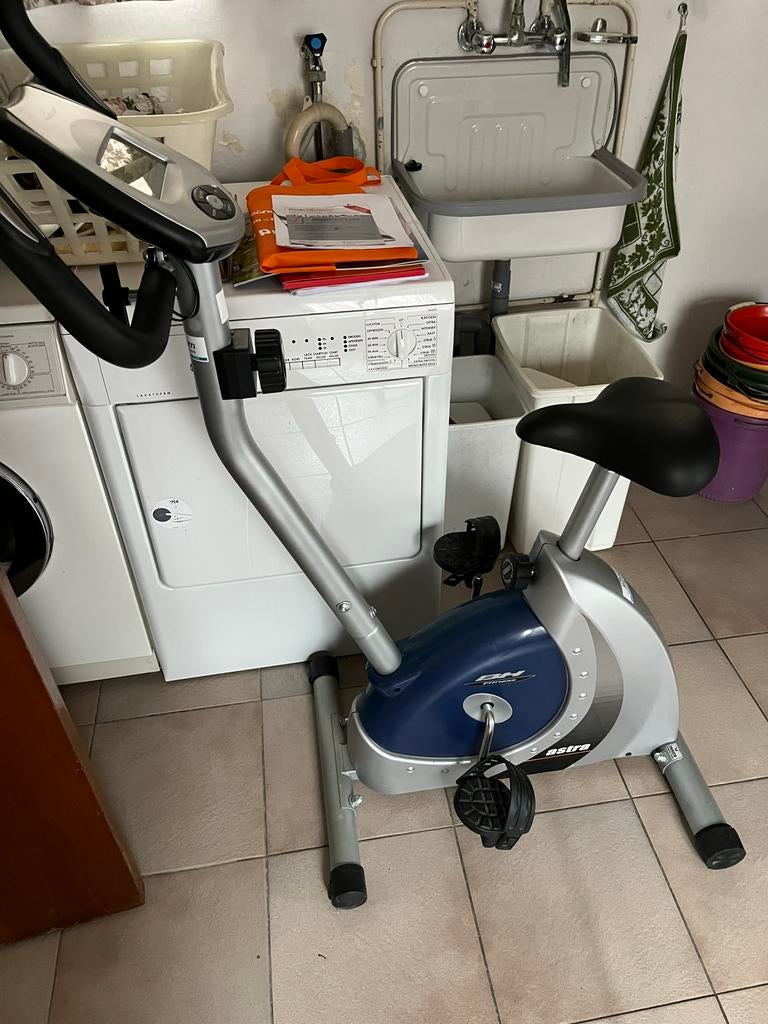 Hometrainer BH Fitness Astra - Perfect voor thuisworkouts, Ophalen, Gebruikt, Benen, Overige typen