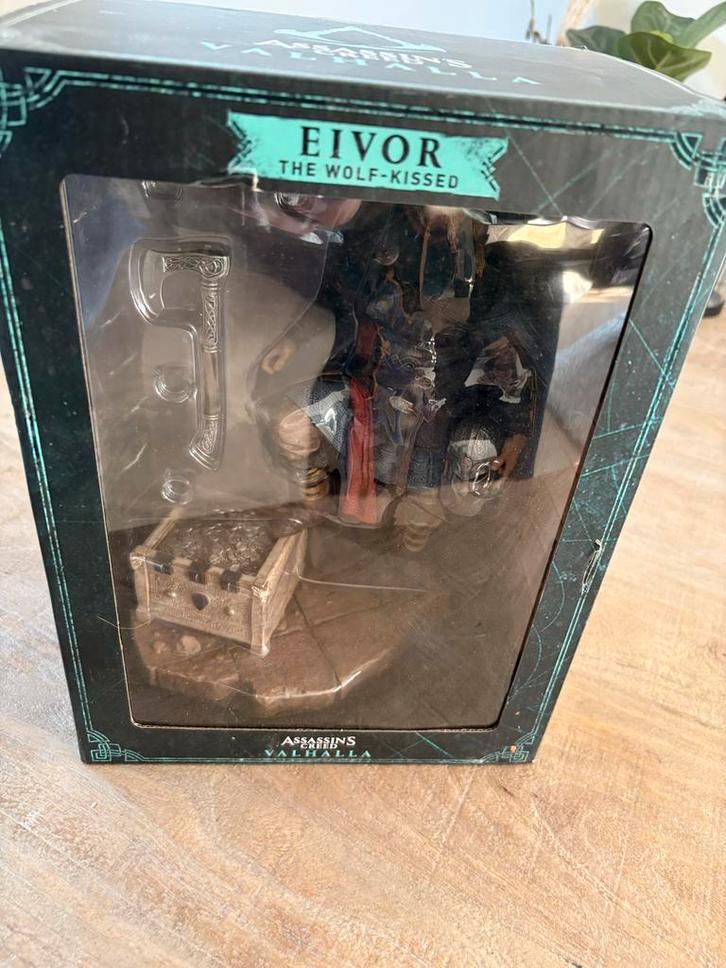 Assassin's Creed Valhalla Eivor beeldje (The Wolf-Kissed), Verzamelen, Beelden en Beeldjes, Zo goed als nieuw, Ophalen of Verzenden