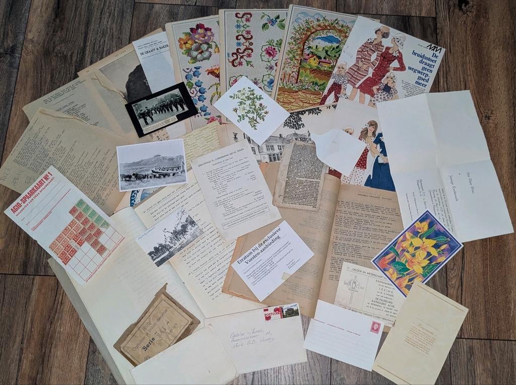 Leuke set vintage papieren ephemera junk journal 1, Hobby en Vrije tijd, Ophalen of Verzenden, Gebruikt