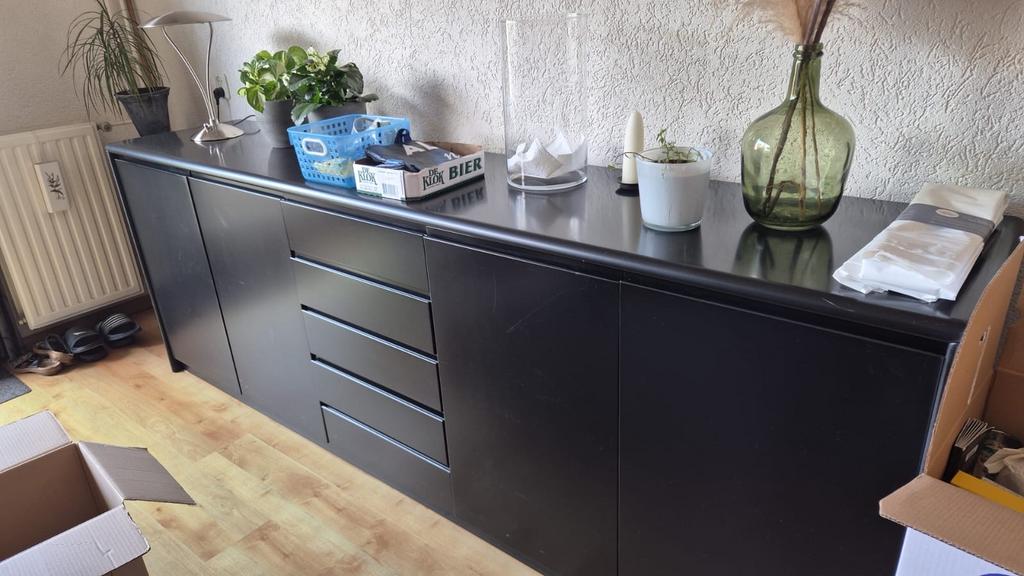 Zwart dressoir 250cm breed, 50cm diep, 89cm hoog, Huis en Inrichting, Kasten | Dressoirs, Ophalen, Gebruikt, 200 cm of meer, Met lade(s)