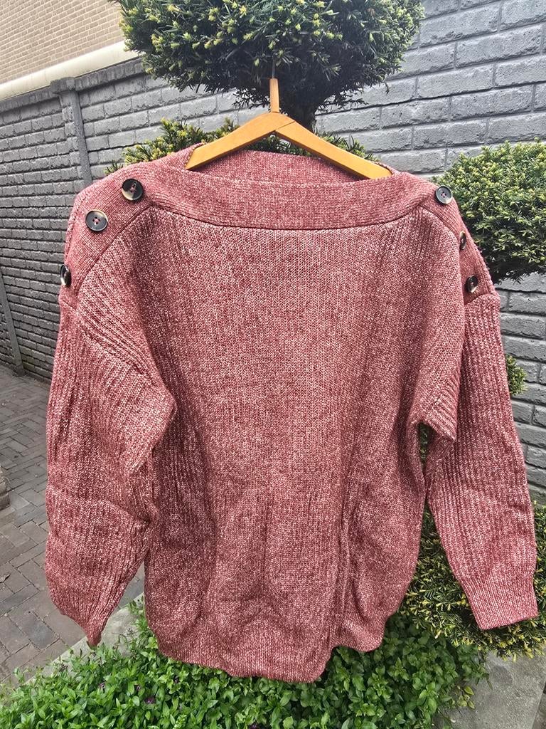 Roodbruine trui met knopen op de schouders 44/46, Kleding | Dames, Ophalen of Verzenden