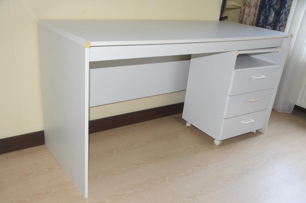 Bureau met handig verrijdbaar ladeblok wit, Ophalen, Gebruikt, Wit