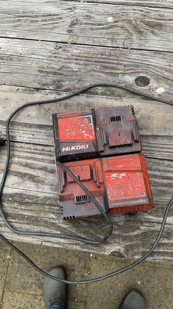 Lader hikoki dubbel, Ophalen of Verzenden, Gebruikt