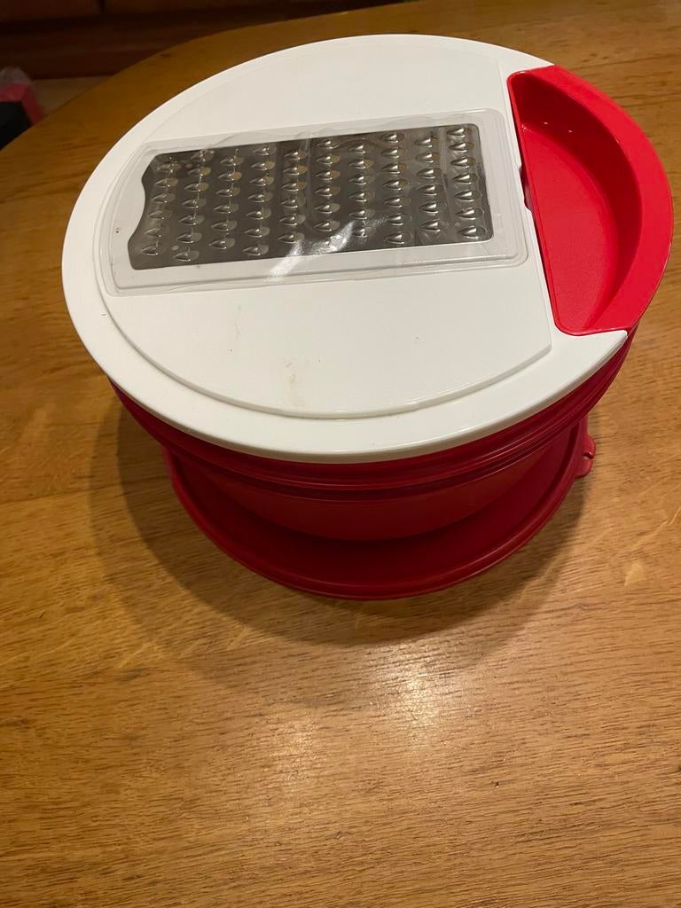 Tupperware schaal met rasp - Rood/Wit, Huis en Inrichting, Keuken | Tupperware, Ophalen of Verzenden, Nieuw, Rood, Schaal