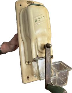 Koffiemolen Peter Dienes, Antiek en Kunst, Antiek | Keukenbenodigdheden, Ophalen