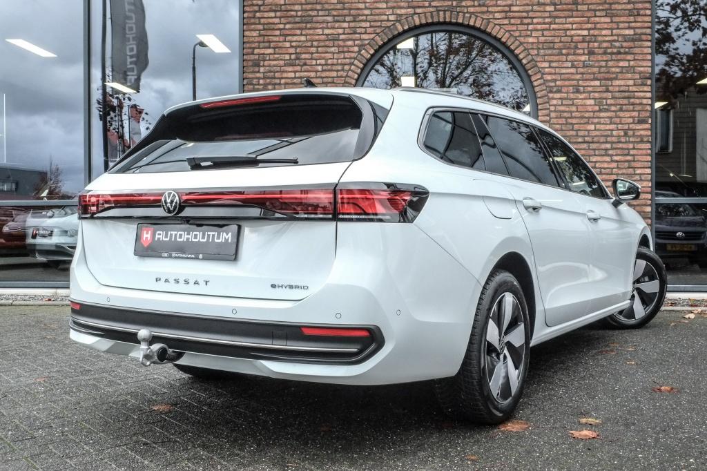 Volkswagen Passat Variant 1.5 TSI eHybrid 150 kW Business |, Auto's, Volkswagen, Euro 6, 4 cilinders, 250 km/l, Wit