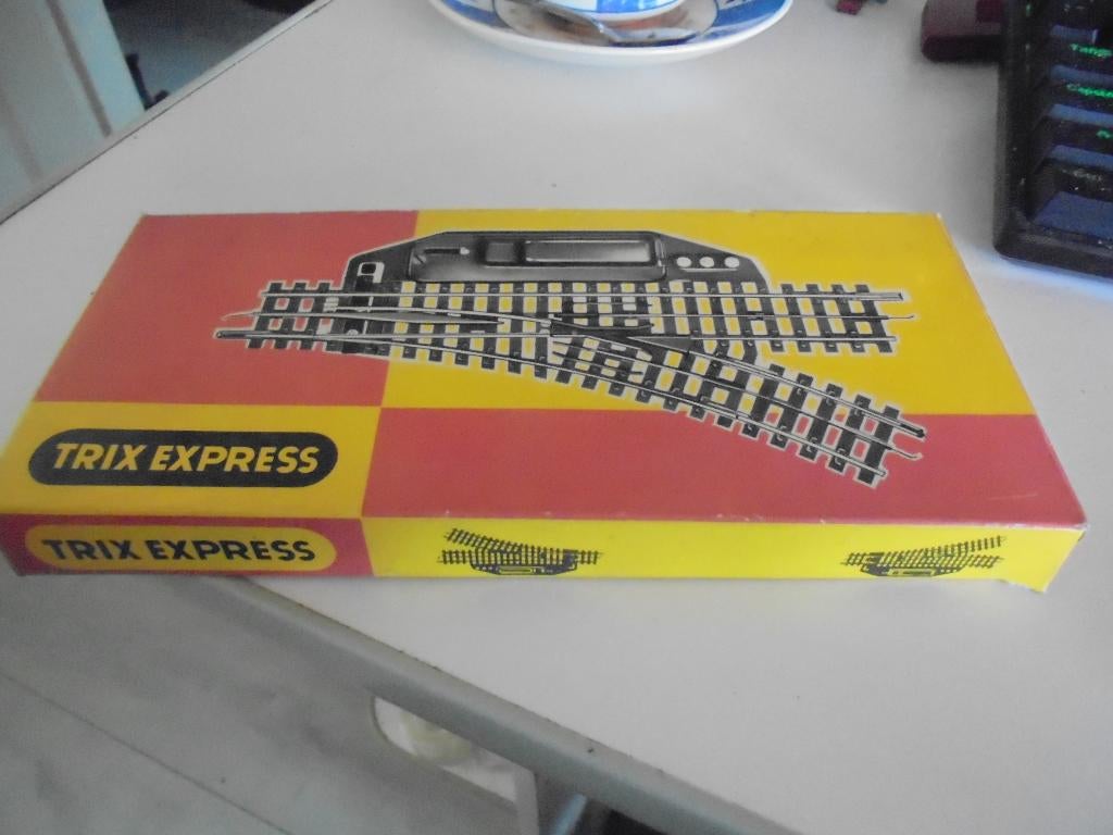 trix Express ho elektriese wissels 2 stuks ovp, Gelijkstroom, Verzenden, Trix, Rails