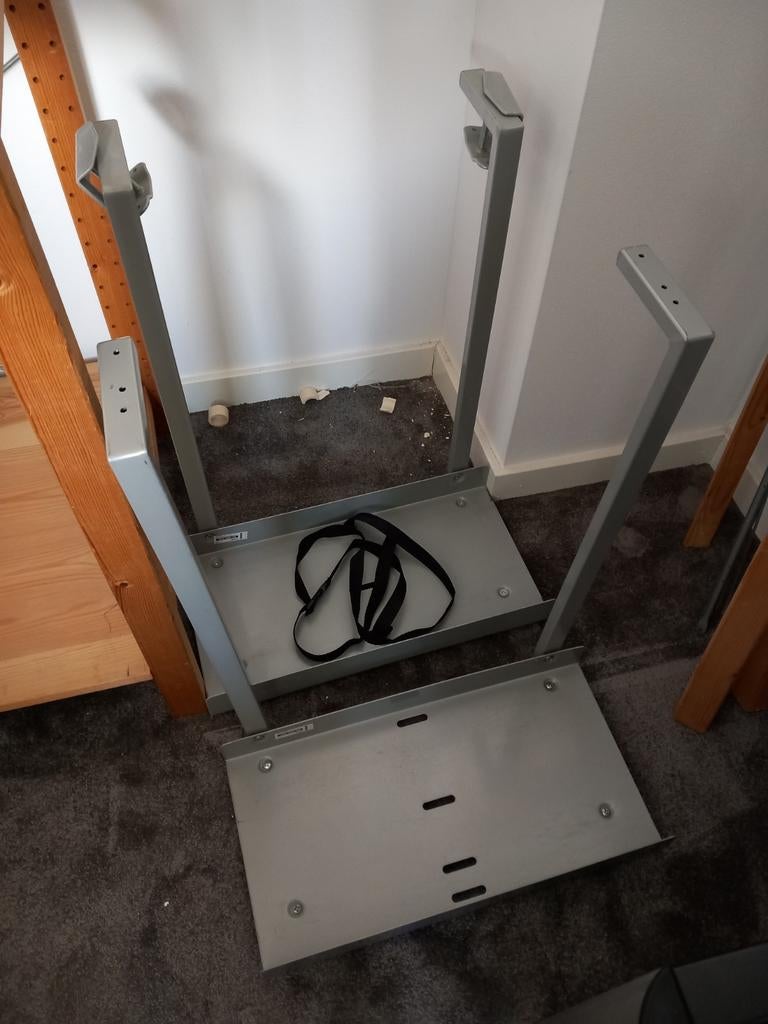 IKEA Summera computerbeugels voor onder bureau (2 stuks), Ophalen of Verzenden, Gebruikt