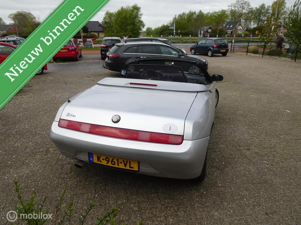 Alfa Romeo Spider 2.0-16V T.Spark L, Auto's, Alfa Romeo, Voorwielaandrijving, 1345 kg, Gebruikt, Zwart