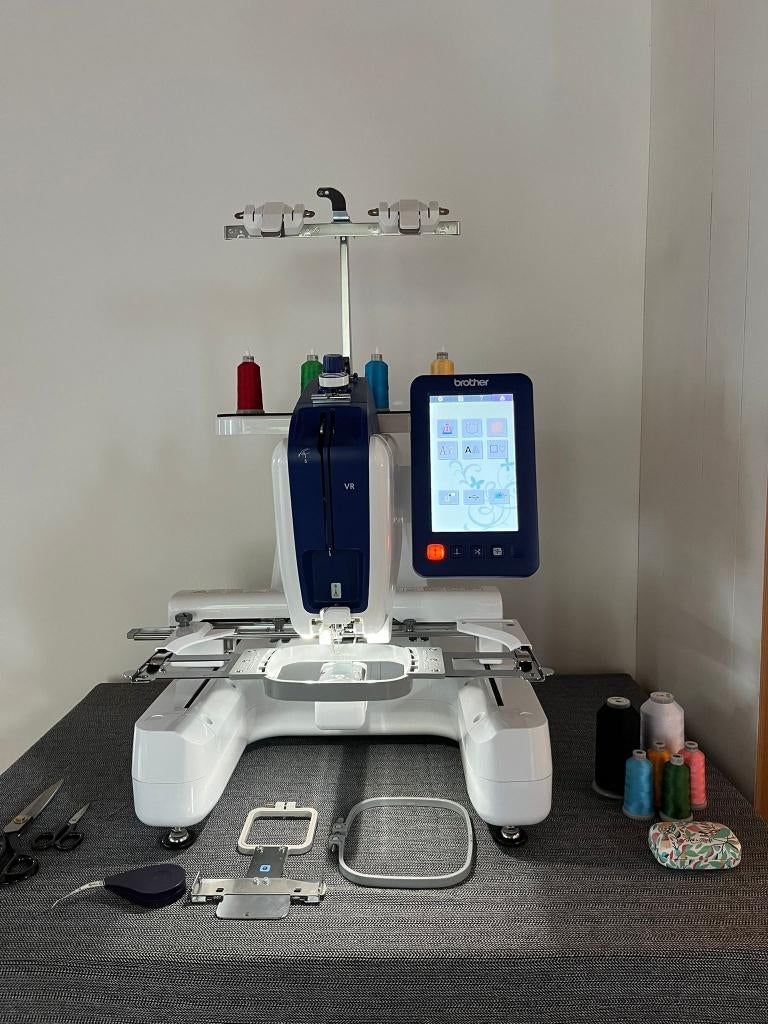Brother VR borduurmachine met LED pointer, Hobby en Vrije tijd, Ophalen, Zo goed als nieuw, Machineborduren, Borduurmachine