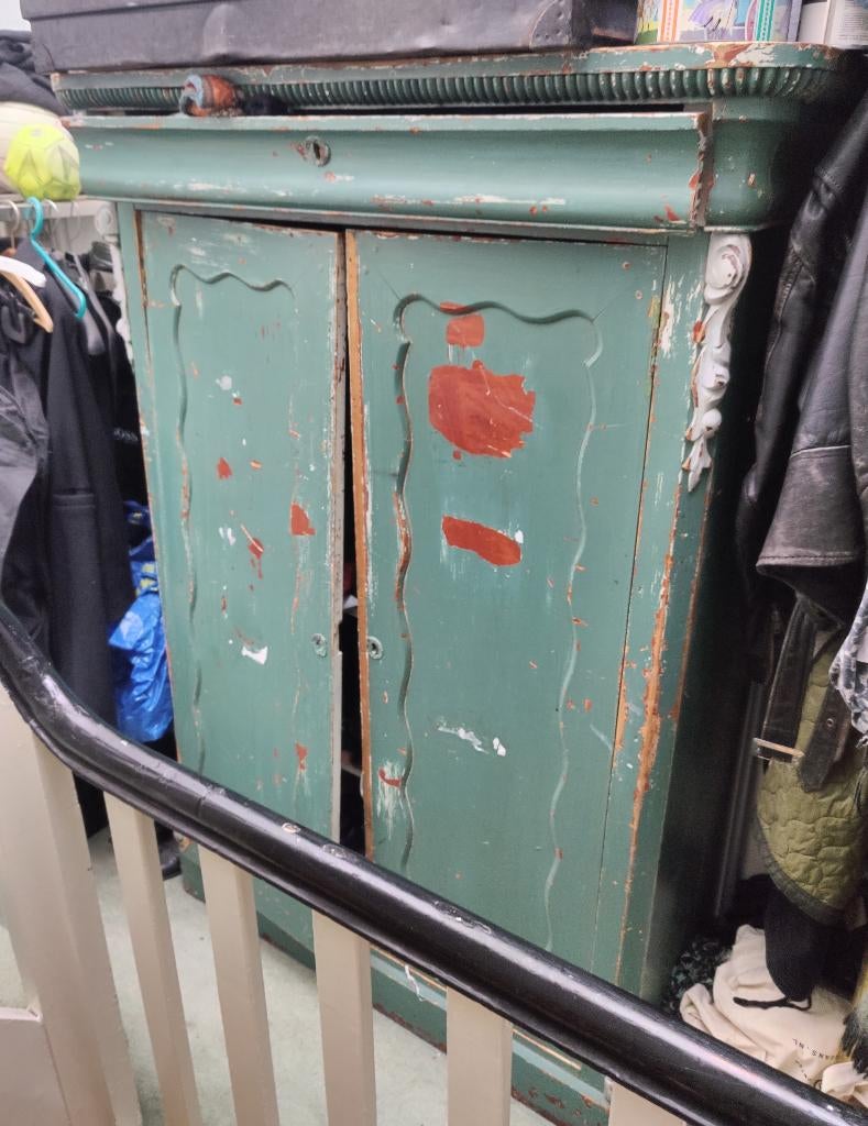 Landelijke boerenkast, massief hout, doorleefde patina, Ophalen, Gebruikt