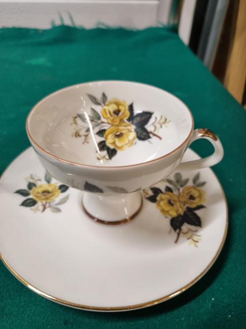 kop en schotel spenzo vintage gele roos, Antiek en Kunst, Antiek | Servies los, Ophalen of Verzenden