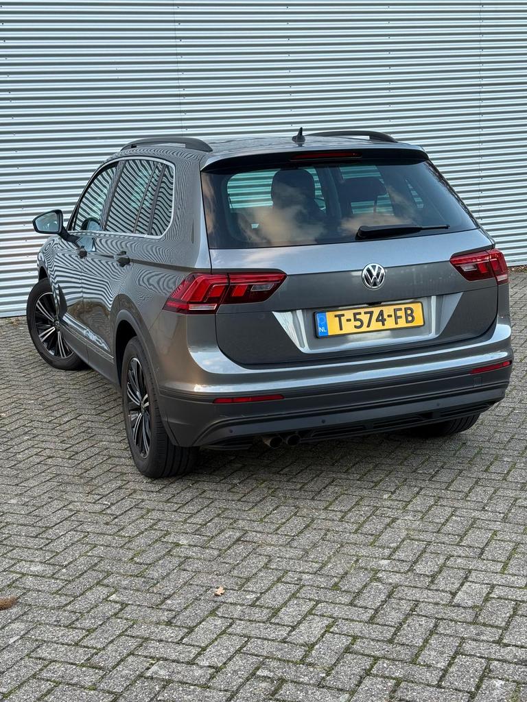 Volkswagen Tiguan 1.4 TSI 92KW 2018 Grijs, Auto's, Voorwielaandrijving, 125 pk, 4 cilinders, Handgeschakeld