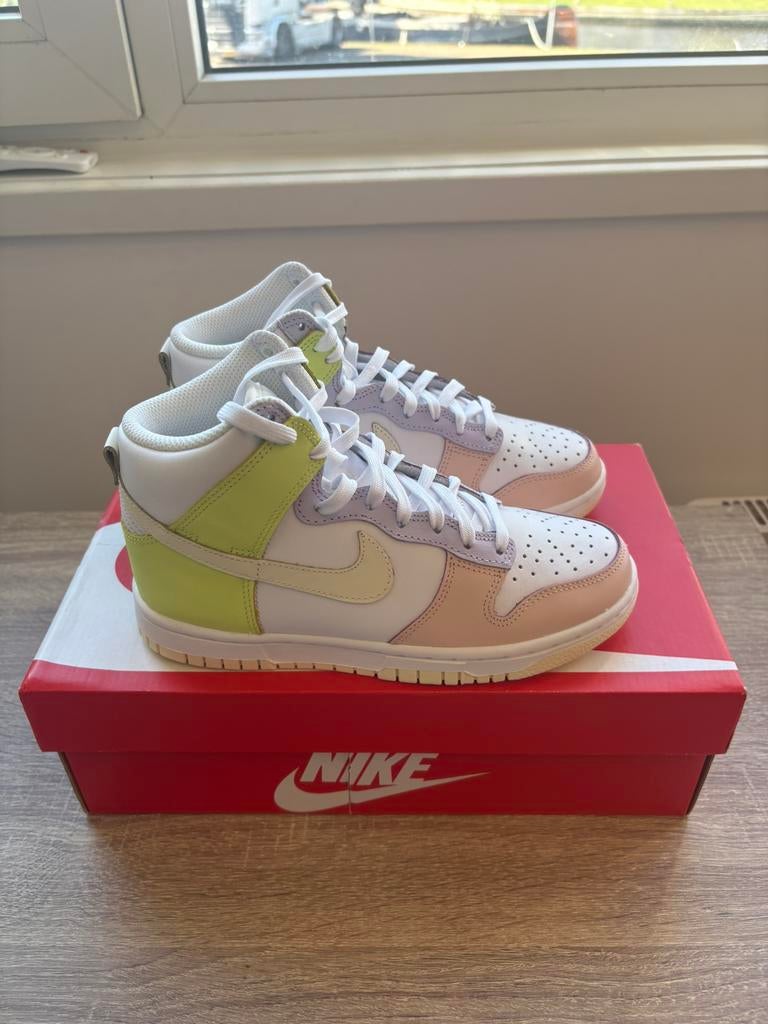 Nike Dunk High Cashmere | EU 36, Overige kleuren, Nieuw, Ophalen of Verzenden, Sneakers of Gympen