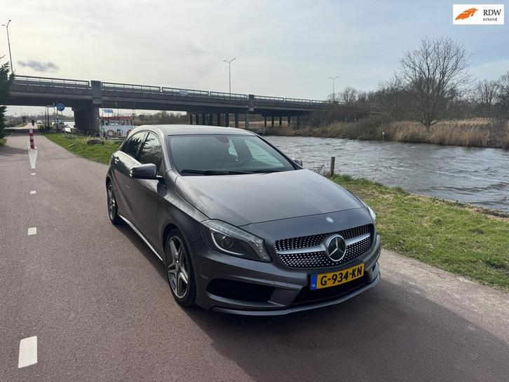 Mercedes-Benz A-klasse 180 AMG |Carplay|AMG|Pano|luxe|, Auto's, Mercedes-Benz, Bedrijf, Te koop, A-Klasse, ABS, Airbags, Airconditioning