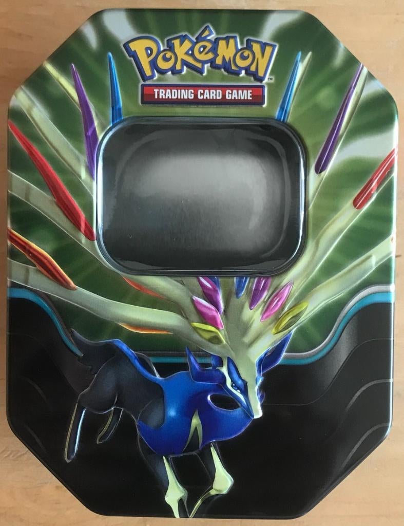 Pokemon - 100 standaard kaarten met gratis verzamelblik, Ophalen of Verzenden, Zo goed als nieuw, Meerdere kaarten, Foil