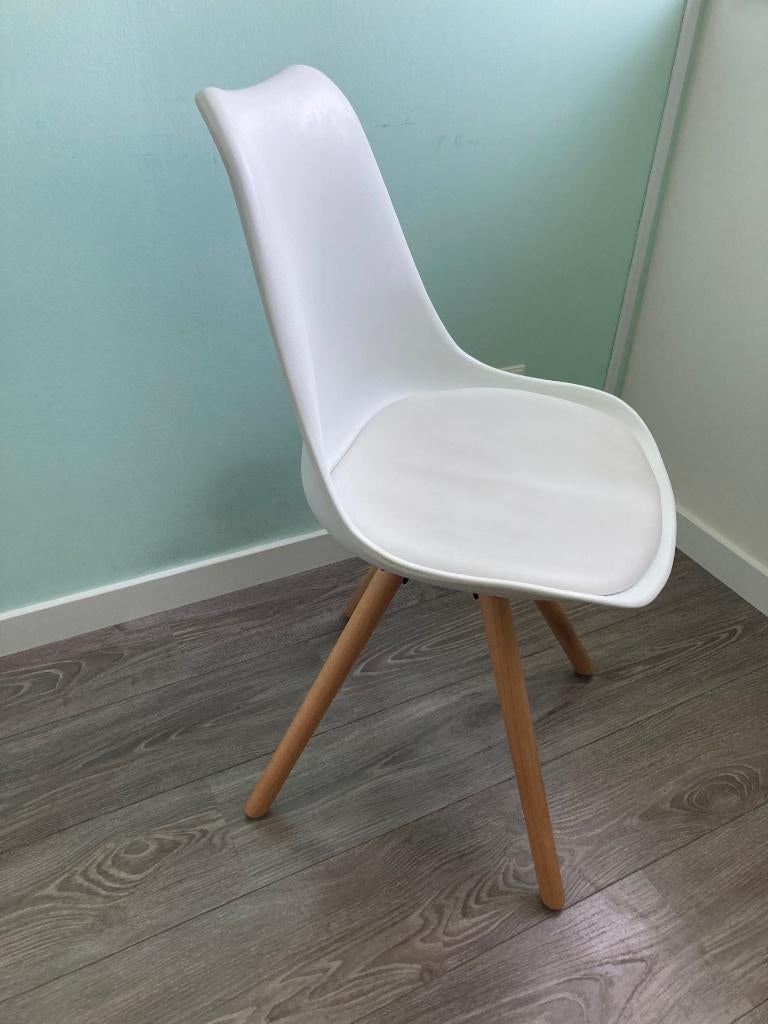 Woody stoel wit, Ophalen, Zo goed als nieuw, Wit, Eén