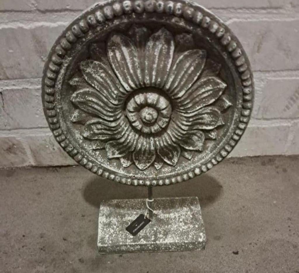 Decoratieve bloem op standaard - Gratis, Ophalen, Vintage, Gebruikt, Grijs