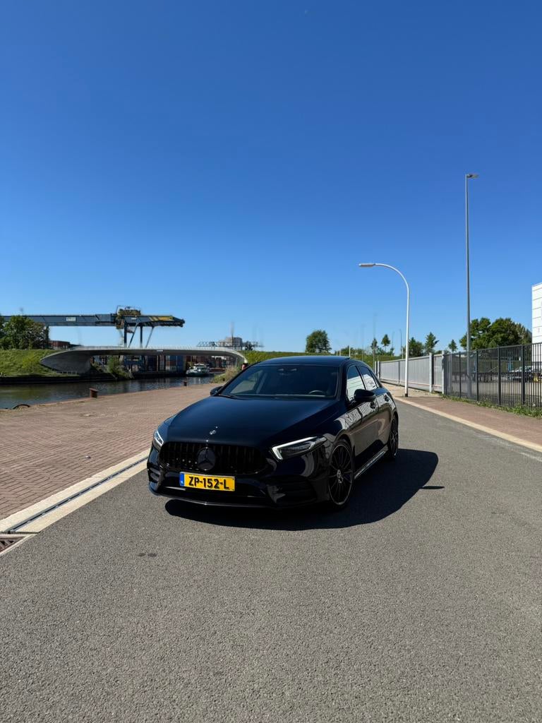 Mercedes A220 AMG NIGHT PANO BURMESTER MEMORY MULTIBEAM VOL!, Auto's, Euro 6, Grijs, Particulier, 1600 kg