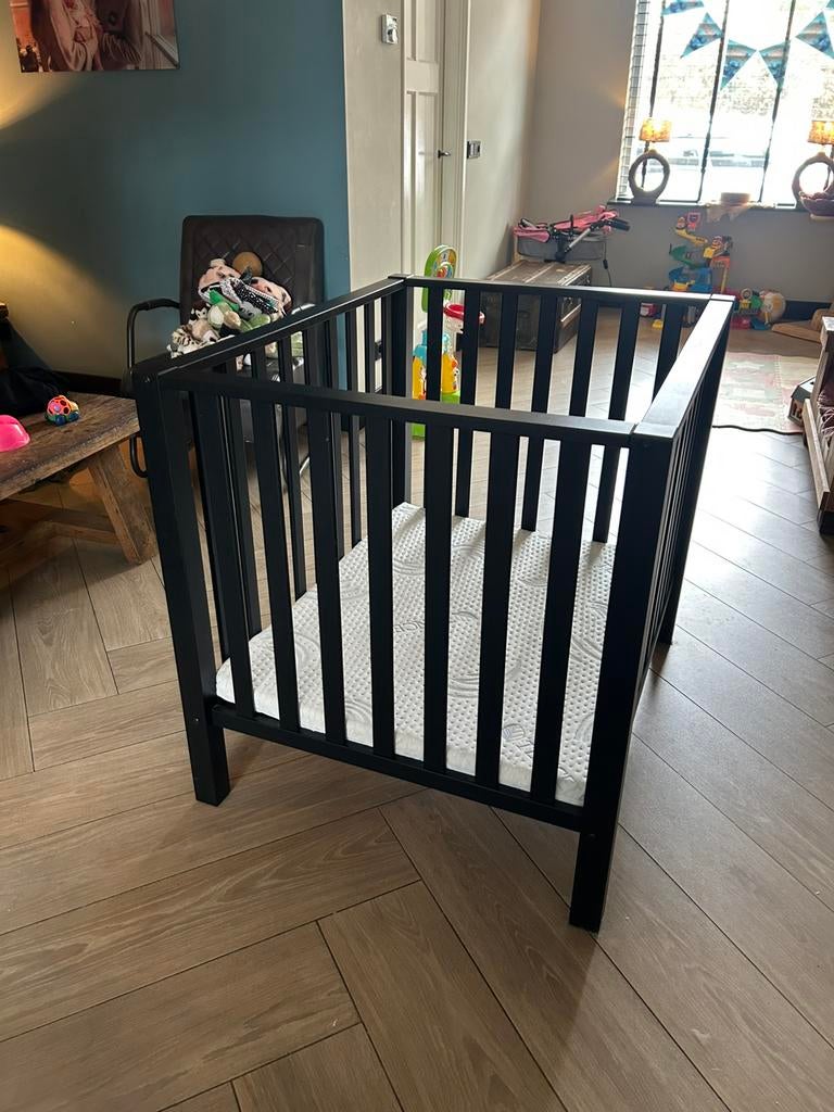 Mooie zwarte box Casper, Kinderen en Baby's, Boxen, Ophalen, Zo goed als nieuw, Rechthoekig, In hoogte verstelbaar