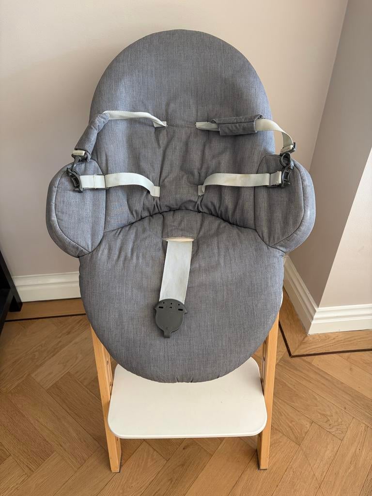 Stokke Steps Meegroeistoel met Wipperset, Kinderen en Baby's, Kinderstoelen, Ophalen, Gebruikt, Meegroeistoel, Gordel(s)