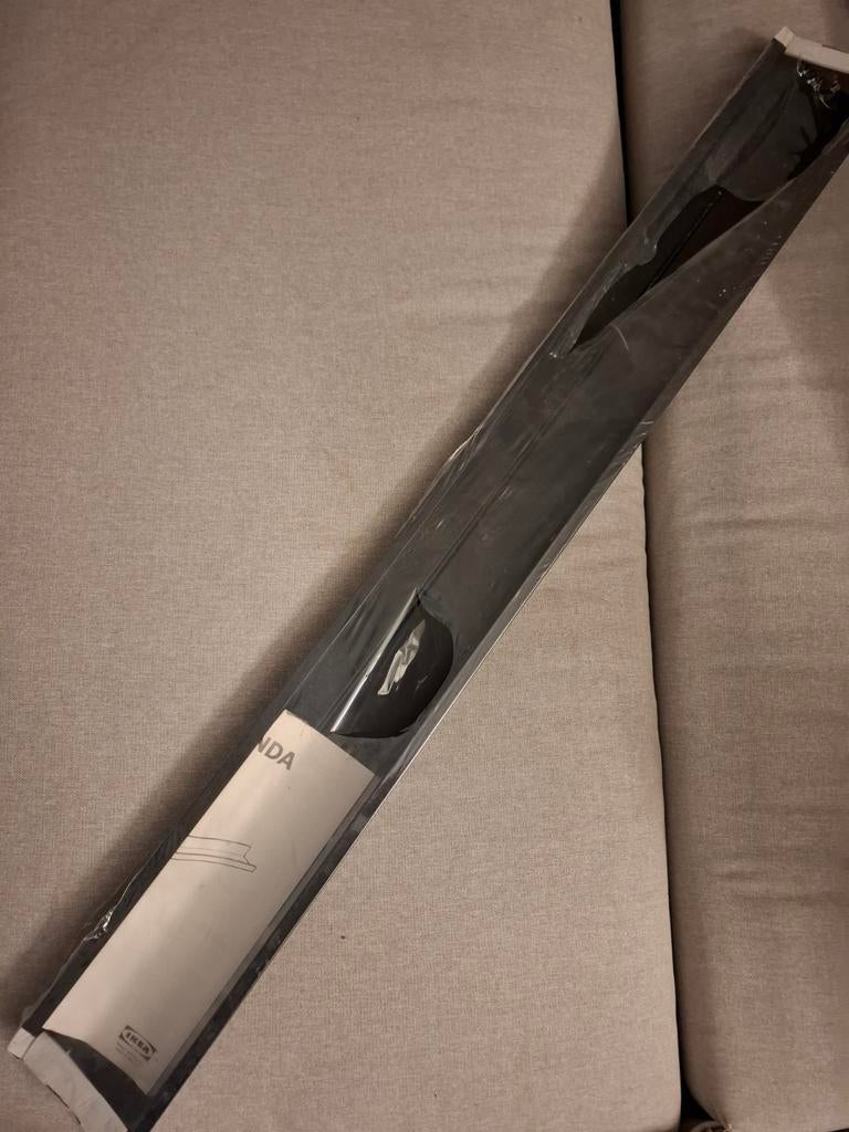 IKEA MOSSLANDA plank - Zwart, 115 cm nieuw, Huis en Inrichting, Woonaccessoires | Wandplanken en Boekenplanken, Ophalen, Nieuw