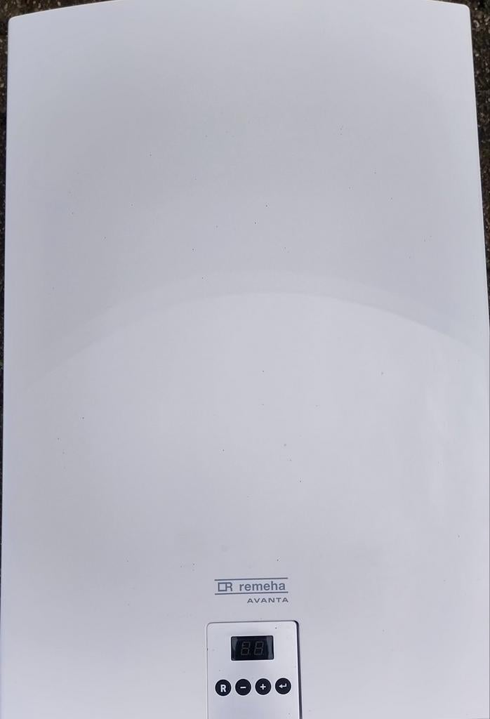 Remeha Avanta 28C bouwjaar 2017, Doe-het-zelf en Verbouw, Verwarming en Radiatoren, Ophalen, 30 tot 80 cm, Gebruikt, Cv-ketel of Combi-ketel