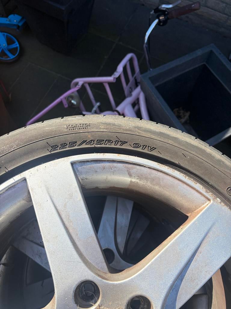 Velgen met banden voor Seat Leon 2010 - 17 inch, Ophalen of Verzenden, Gebruikt