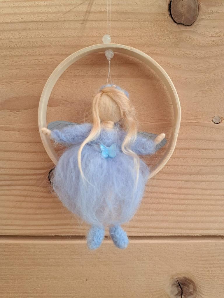 Seizoenstafel engeltjes/ popjes divers, Hobby en Vrije tijd, Vilt, Ophalen of Verzenden, Zo goed als nieuw, Figuurtje(s)