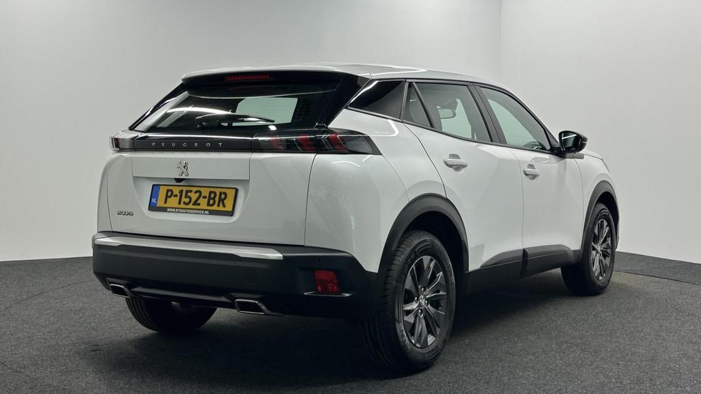 Peugeot 2008 1.2 PureTech Active Pack CAMERA CARPLAY NAVI CR, Stof, Gebruikt, 1199 cc, Met garantie (alle)