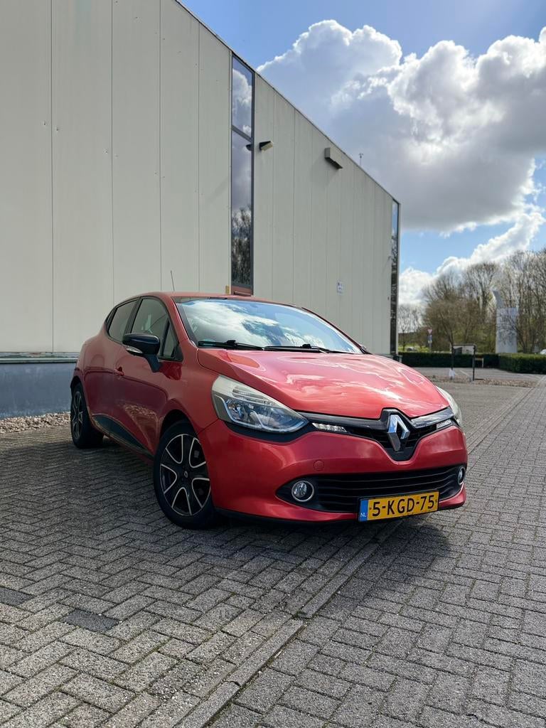 Renault Clio Energy TCe 90pk S&S Eco2 2013 Rood, Voorwielaandrijving, 898 cc, 40 €/maand, Zwart