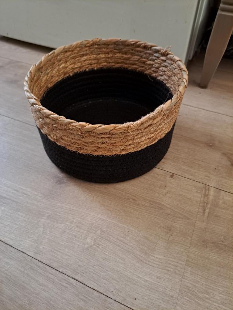 Hele mooie mand nieuw, Ophalen, Nieuw