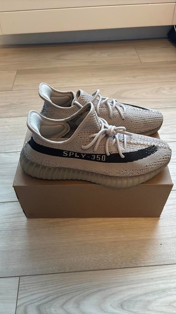 Yeezy maat 48, Kleding | Heren, Schoenen, Ophalen of Verzenden, Zo goed als nieuw, Overige kleuren
