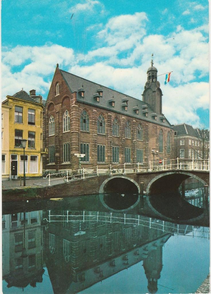 LEIDEN Rapenburg met Universiteit, Verzenden, 1960 tot 1980, Gelopen, Zuid-Holland