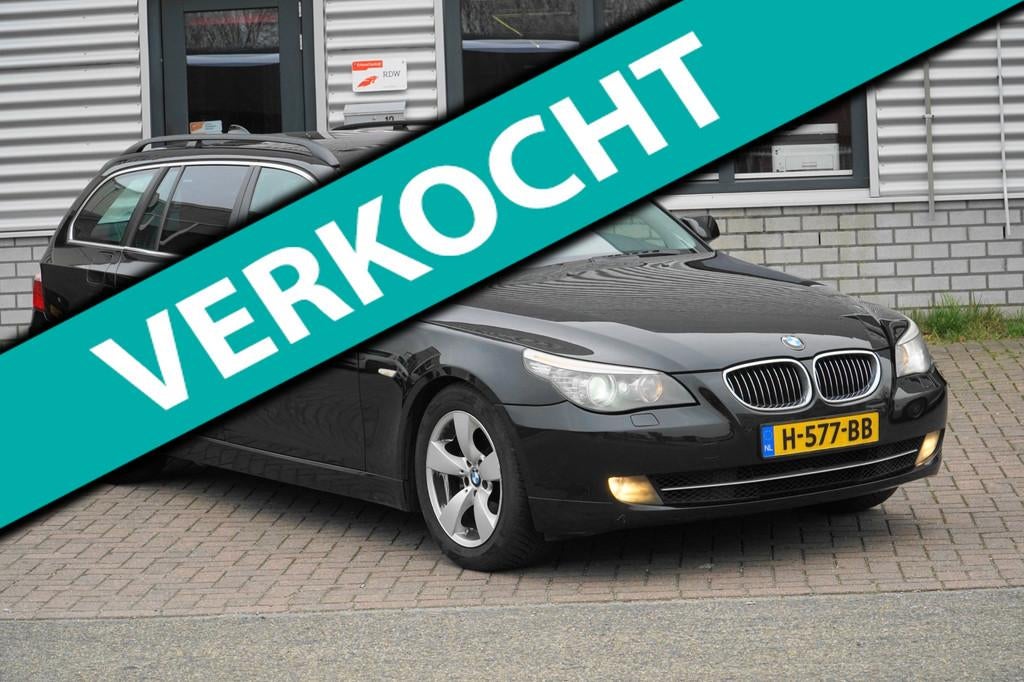 BMW 5-serie Touring 525d PANODAK WERKT NIET, Auto's, BMW, Automaat, Gebruikt, Zwart, 2993 cc
