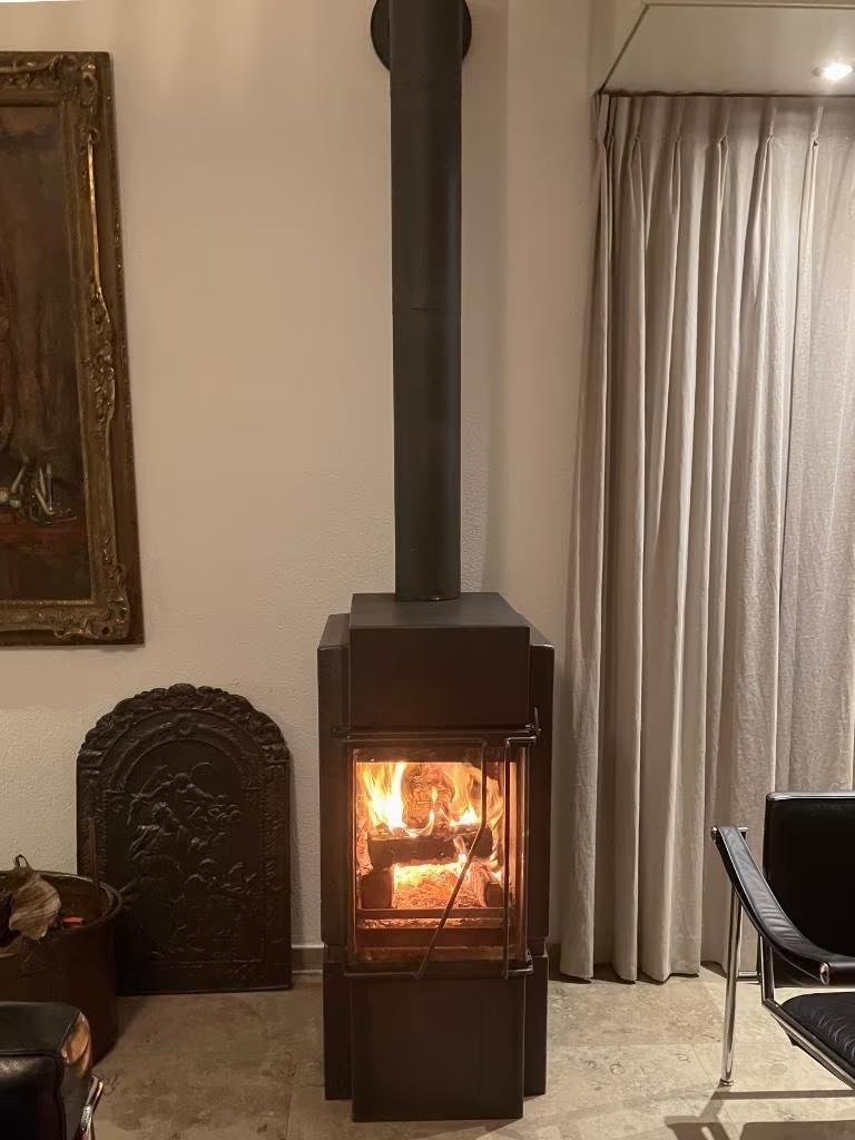 Harrie Leenders Phoenix Design Houtkachel - Speksteen, Huis en Inrichting, Ophalen, Houtkachel, Zo goed als nieuw, Vrijstaand