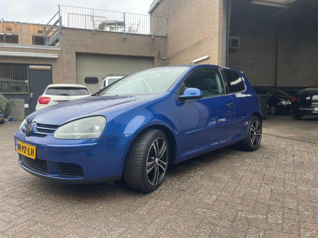 Volkswagen Golf 1.6 16V FSI 85KW 3D 2005 Blauw, Voorwielaandrijving, 15 km/l, Zwart, 4 cilinders