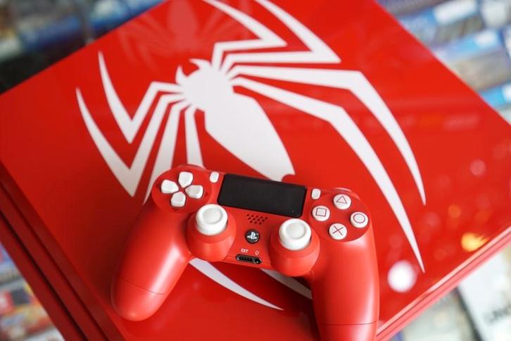 PS4 Pro Spider-Man Edition 1tb, Spelcomputers en Games, Spelcomputers | Sony PlayStation 4, Zo goed als nieuw, Pro, Met 1 controller