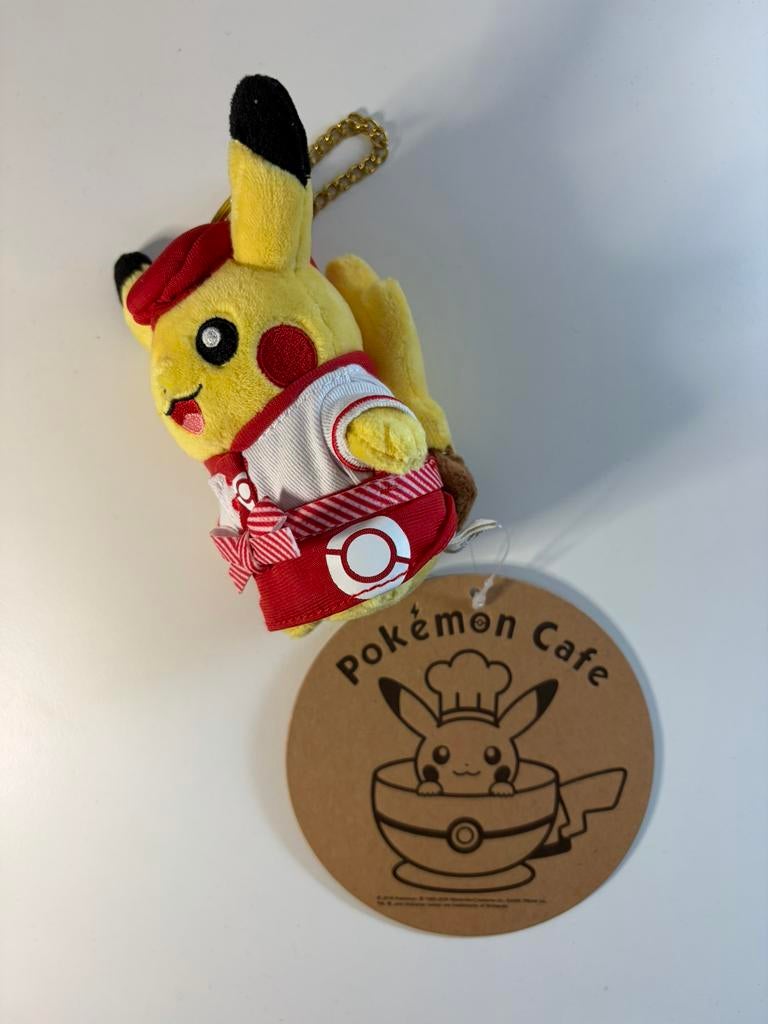 Pokemon Cafe Pikachu Waitress Plush Limited Edition Keychain, Ophalen of Verzenden, Nieuw, Knuffel of Figuurtje