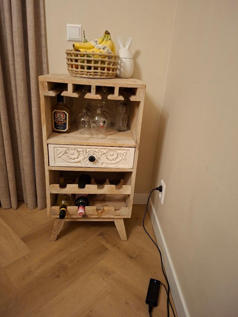 Wijnkast Clarence / kastje, Ophalen, Gebruikt