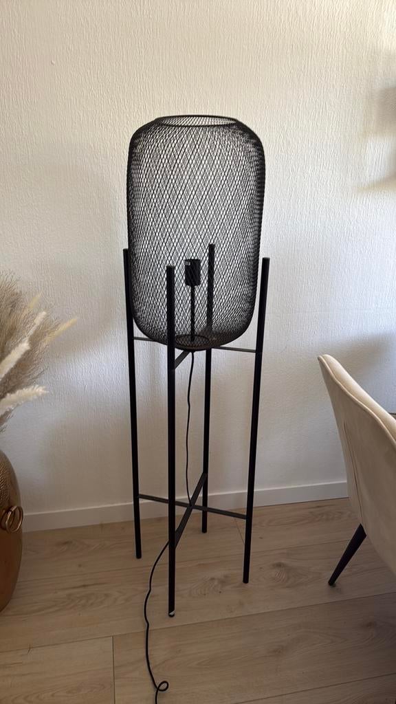 Zwarte staande lamp zwart metaal, Ophalen of Verzenden, Zo goed als nieuw, Metaal, 150 tot 200 cm