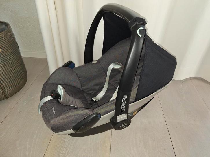 Maxicosi Pebble Plus met veel accesoires, Kinderen en Baby's, Autostoeltjes, Gebruikt, Maxi-Cosi, 0 t/m 13 kg, Autogordel, Ophalen of Verzenden